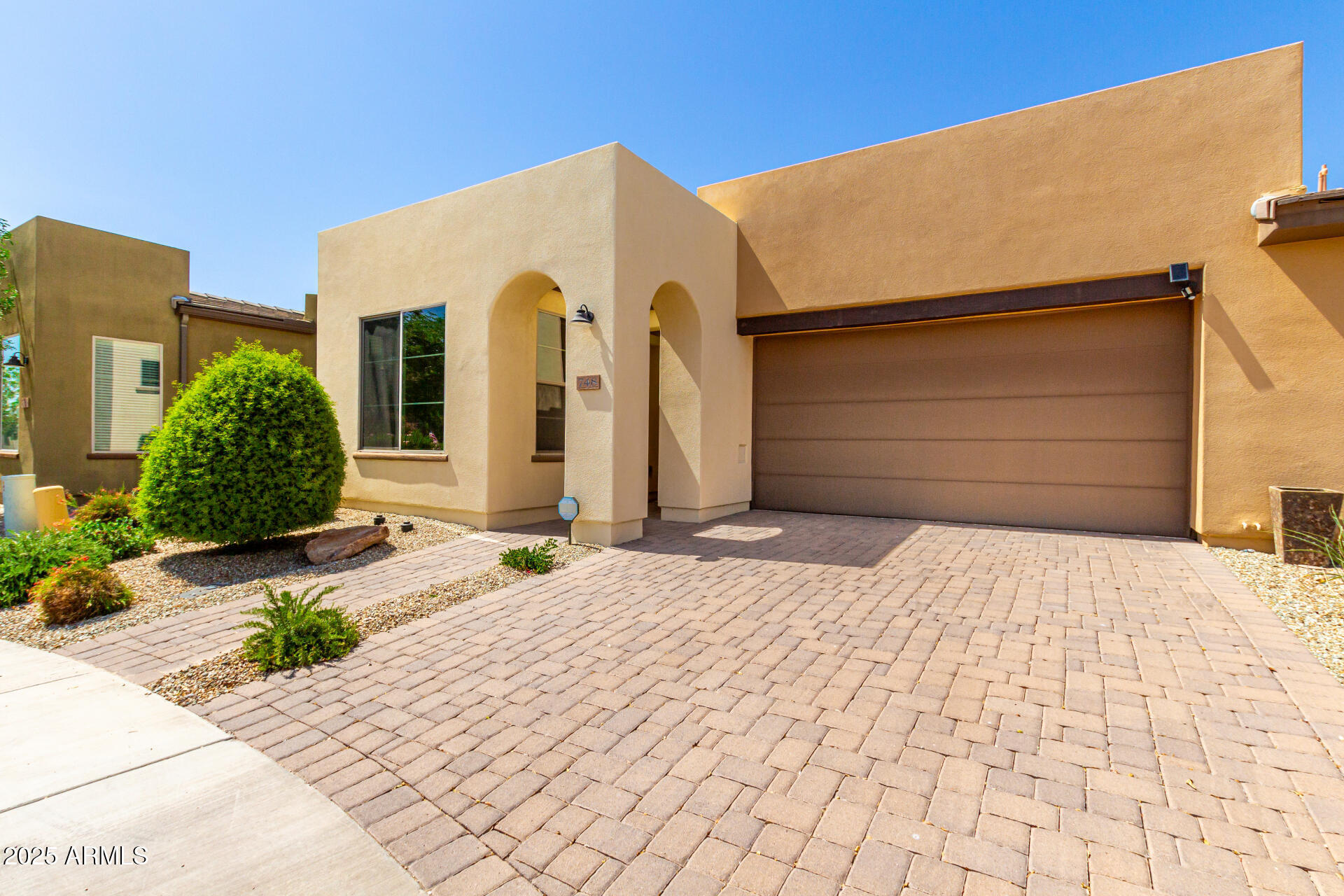 Property Photo: 748 E Myrtle Pass AZ 85140