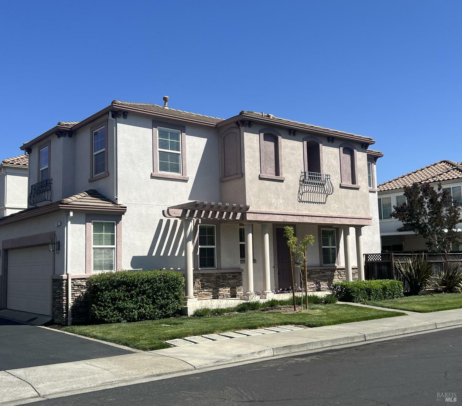 Property Photo: 501 Dolcetto Court CA 95687