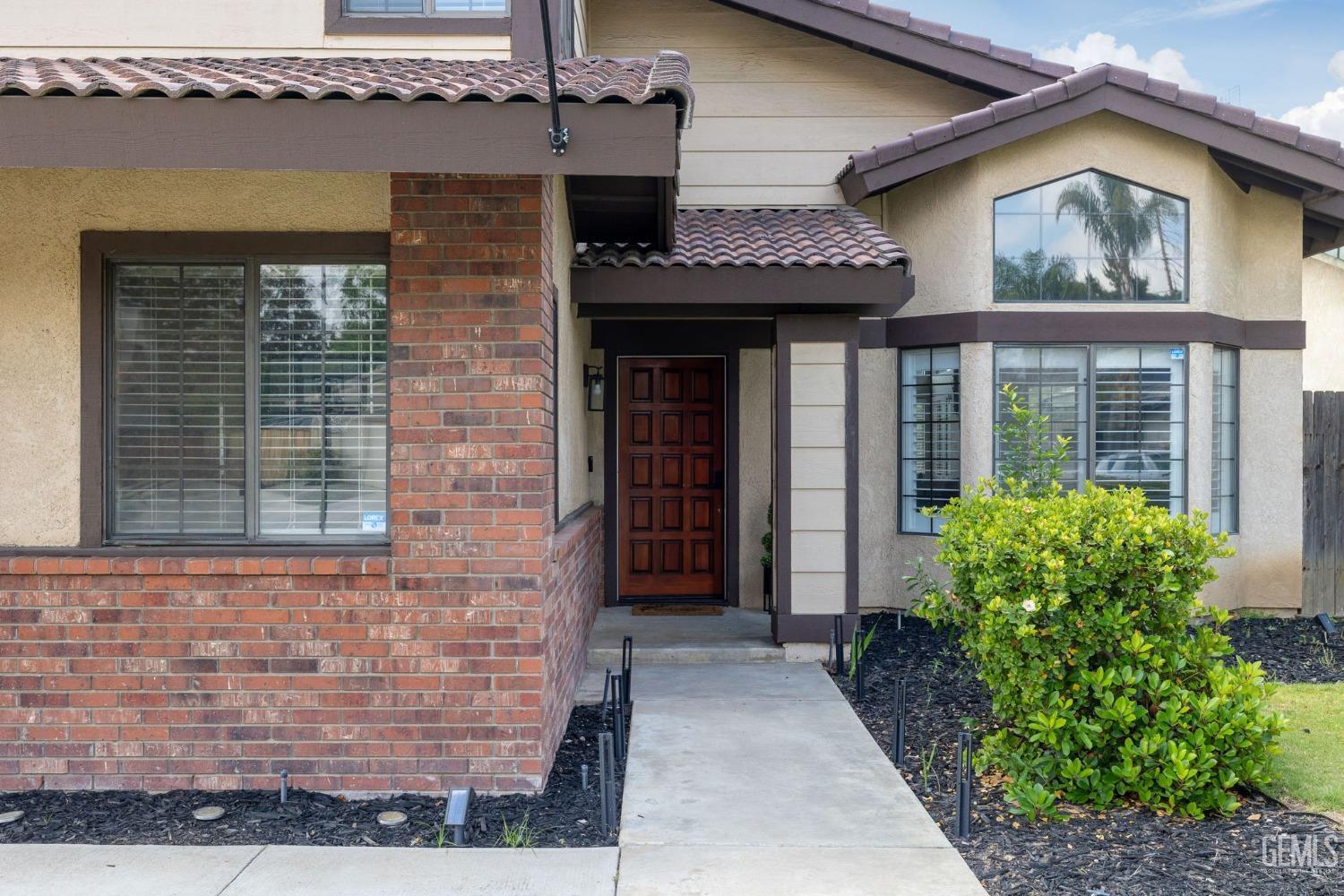 Property Photo:  7209 Copper Creek Way  CA 93308 