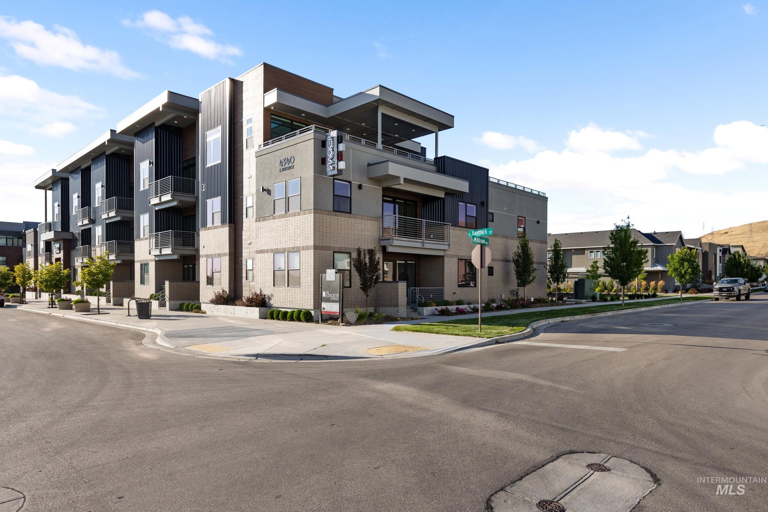 Property Photo: 4340 E Haystack St 205 ID 83716