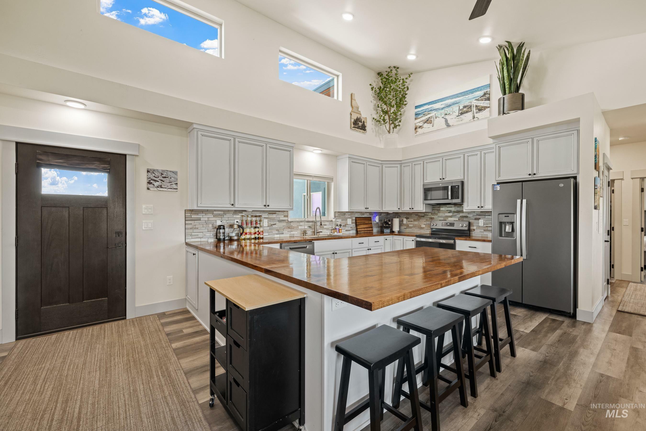 Property Photo:  2185 Fairway  ID 83612 