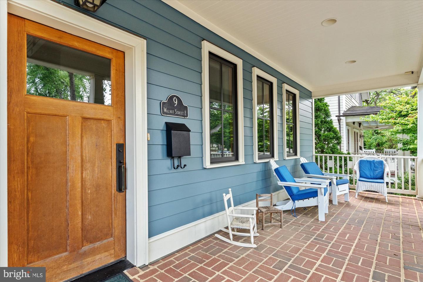 Property Photo: 9 E Walnut Street VA 22301