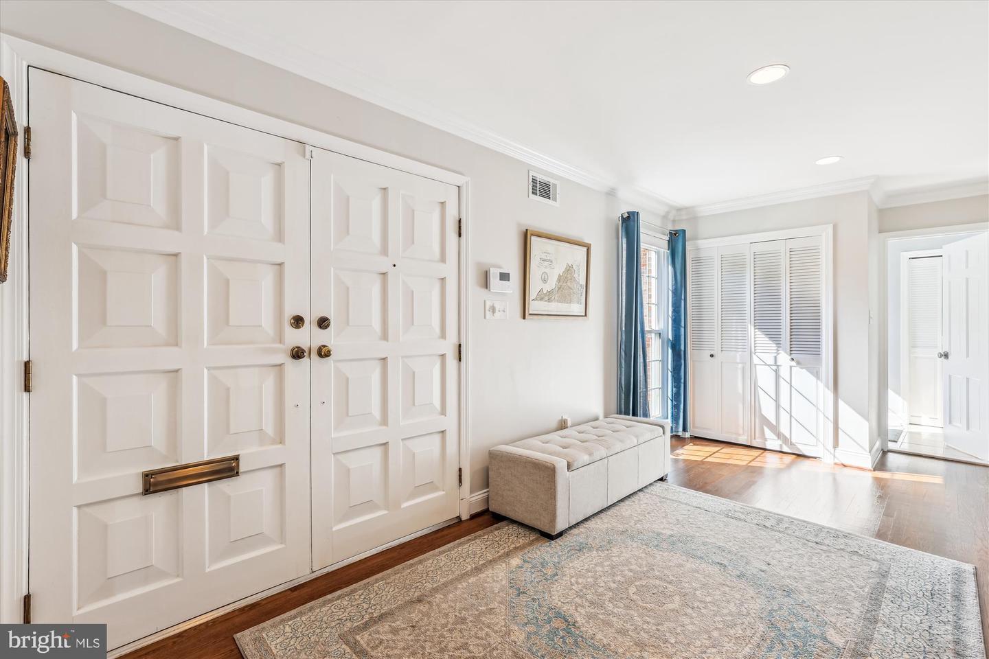 Property Photo: 1200 N Gaillard Street VA 22304