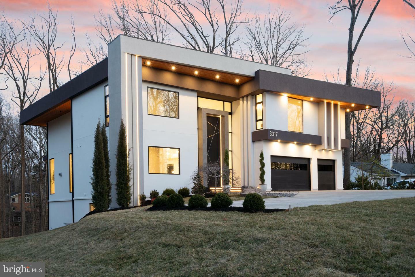 Property Photo: 3317 Prosperity Avenue VA 22031