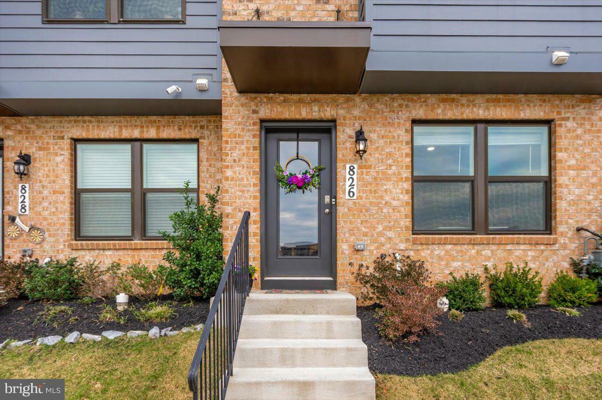 Property Photo:  826 Creekway Drive  MD 21701 