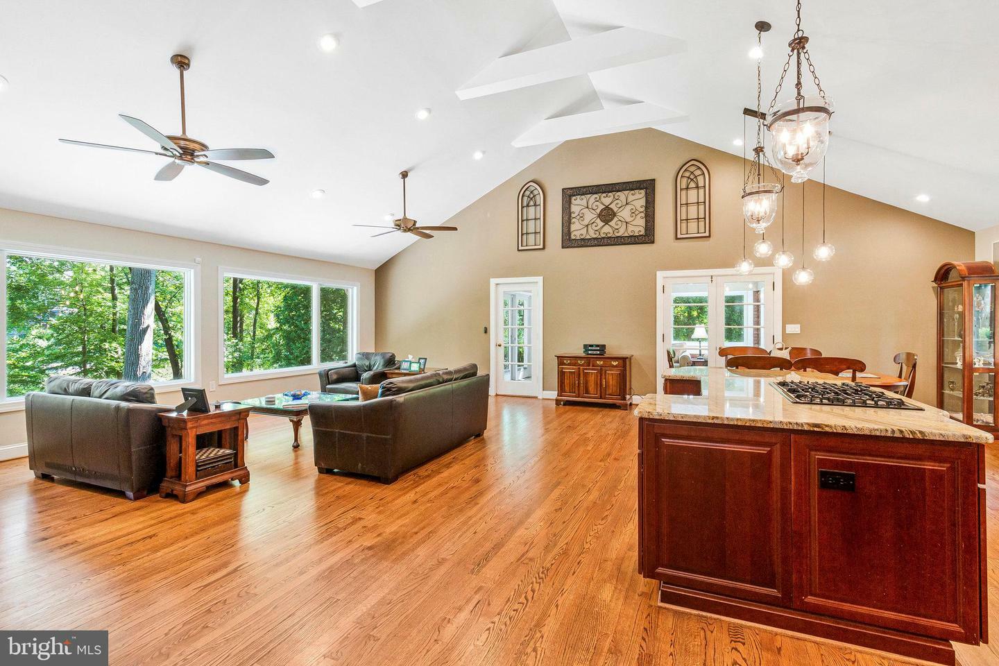 Property Photo: 6320 Crosswoods Circle VA 22044