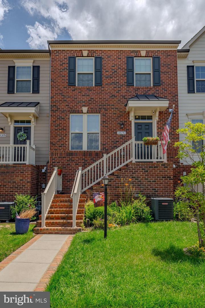 Property Photo: 18191 Red Mulberry Road VA 22026