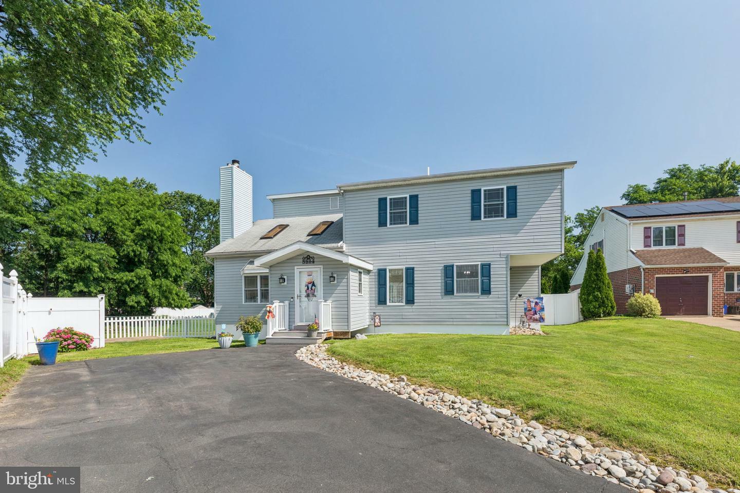 Property Photo: 9804 Avalon Place PA 19114