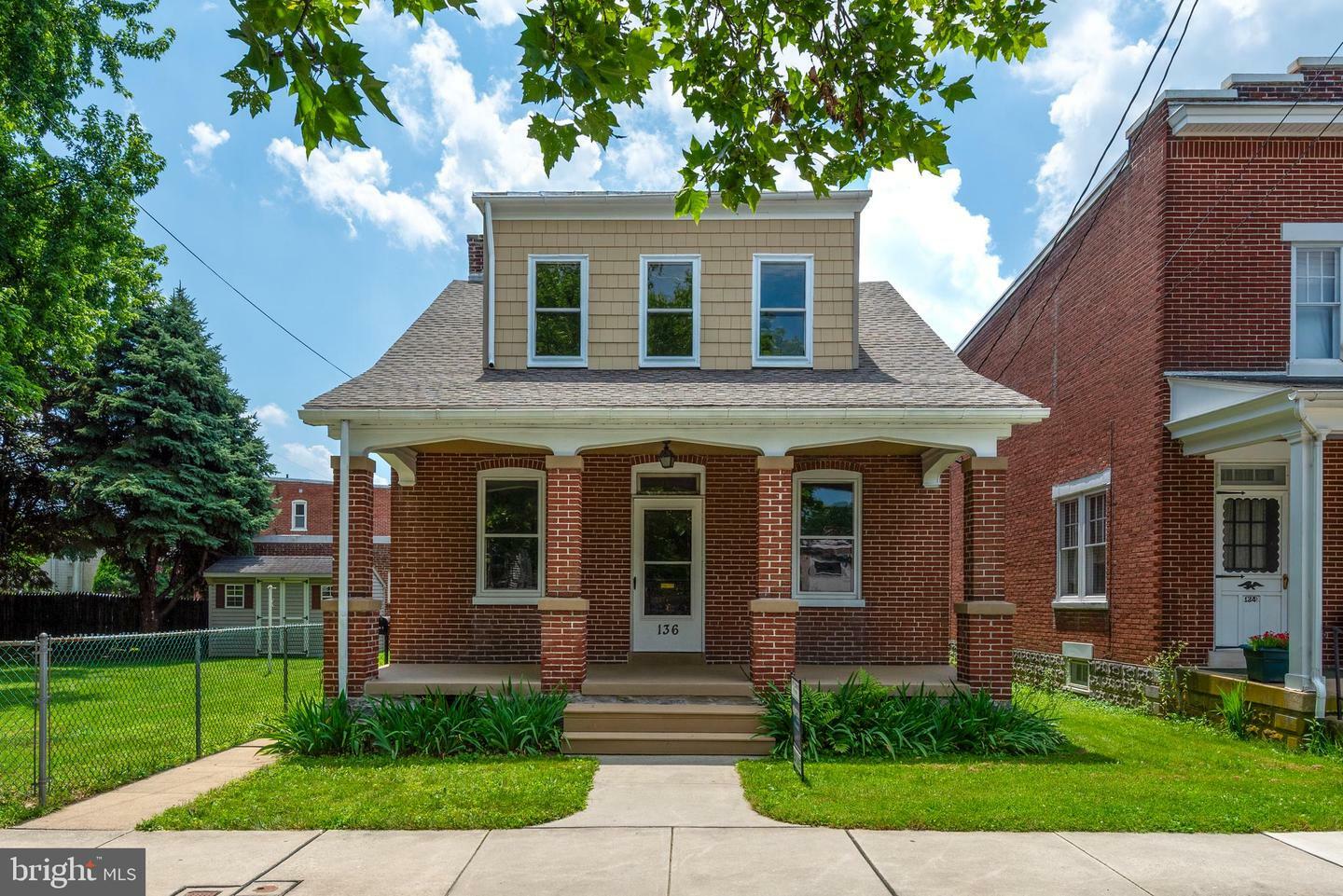 Property Photo:  136 Fairview Avenue 142  PA 17603 