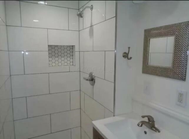 Property Photo: 3216 N High Street OH 43202