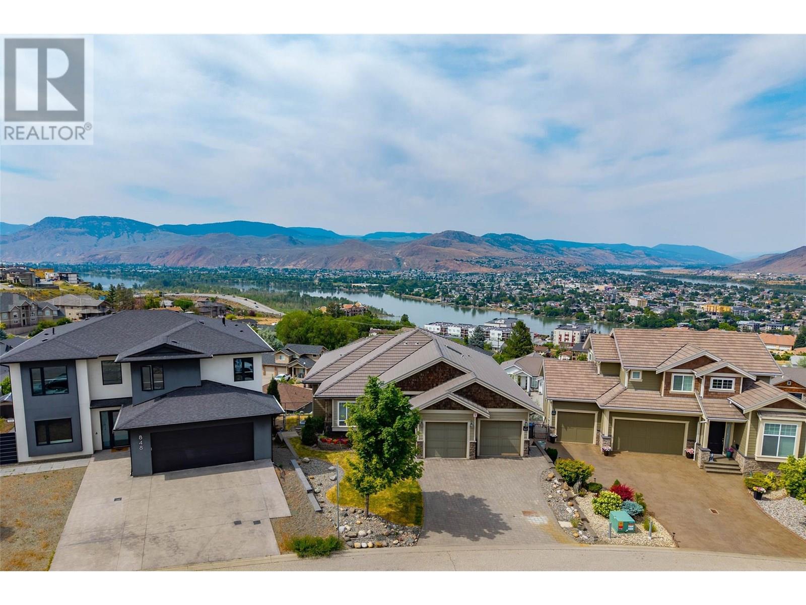Property Photo: 842 Guerin Creek Way BC V2C 0A6