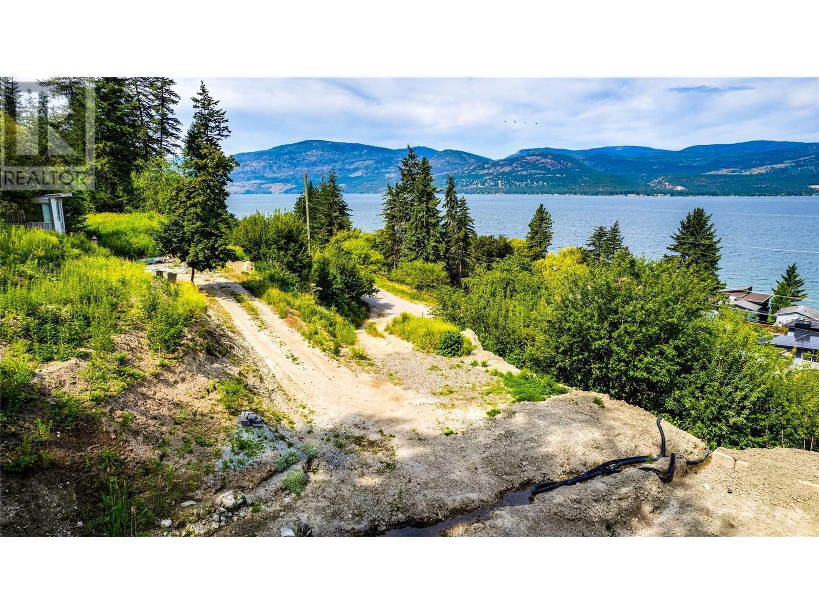 Photo de la propriété:  8840 Eastside Road  BC V1H 1J9 