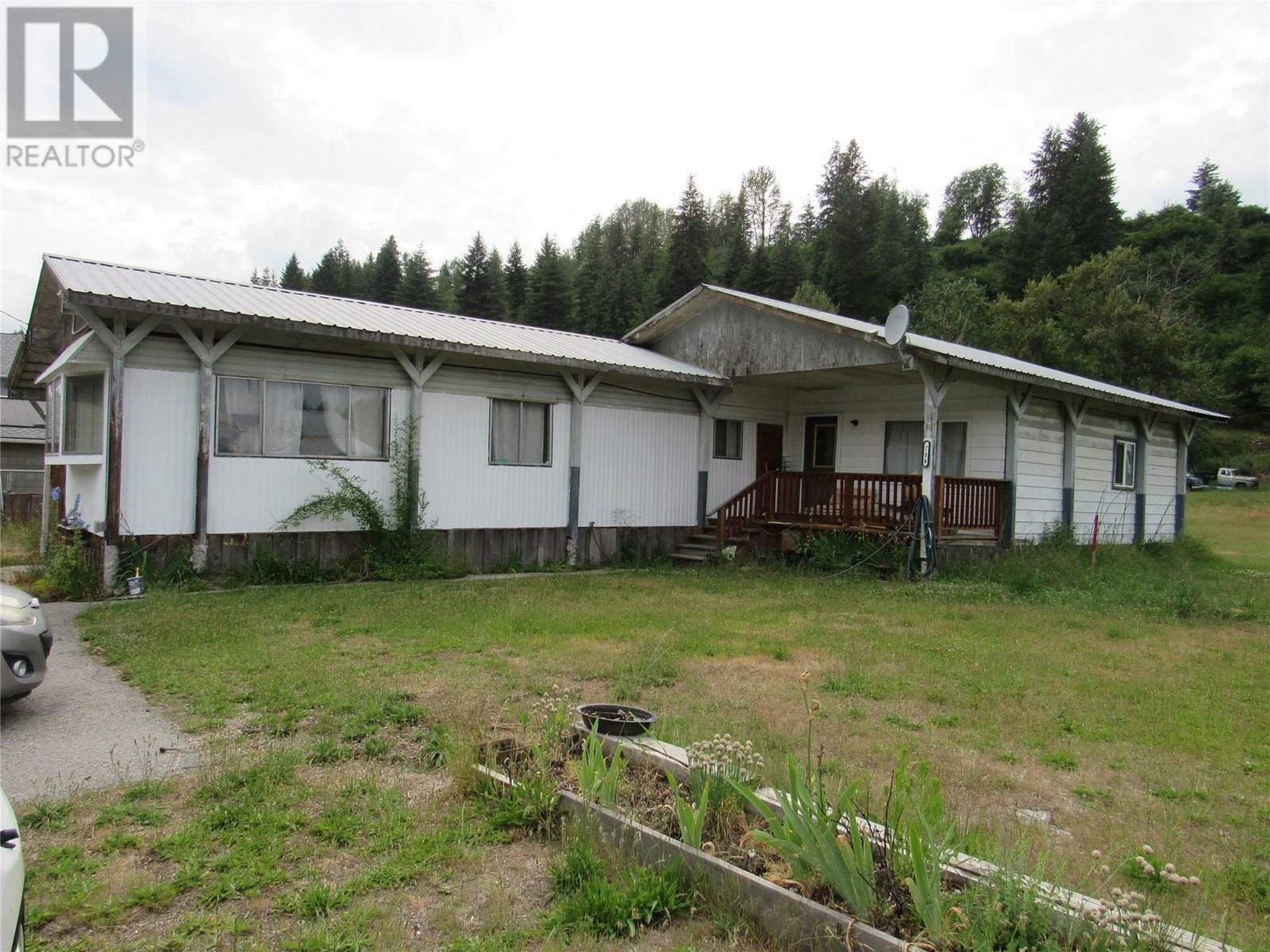 704 200th Avenue  Castlegar BC V1N 3P6 photo
