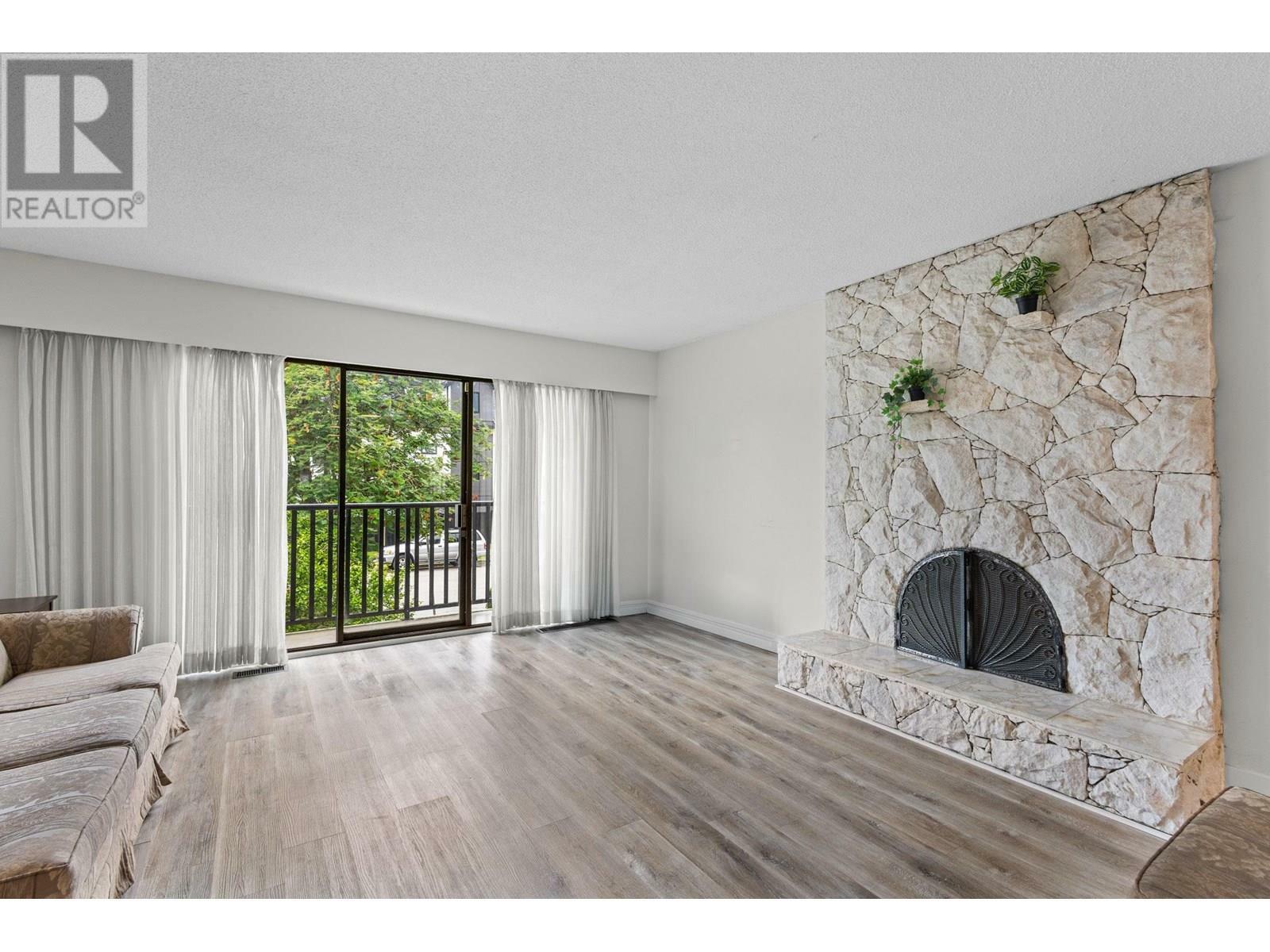 Property Photo: 2417 Adanac Street BC V5K 2M3