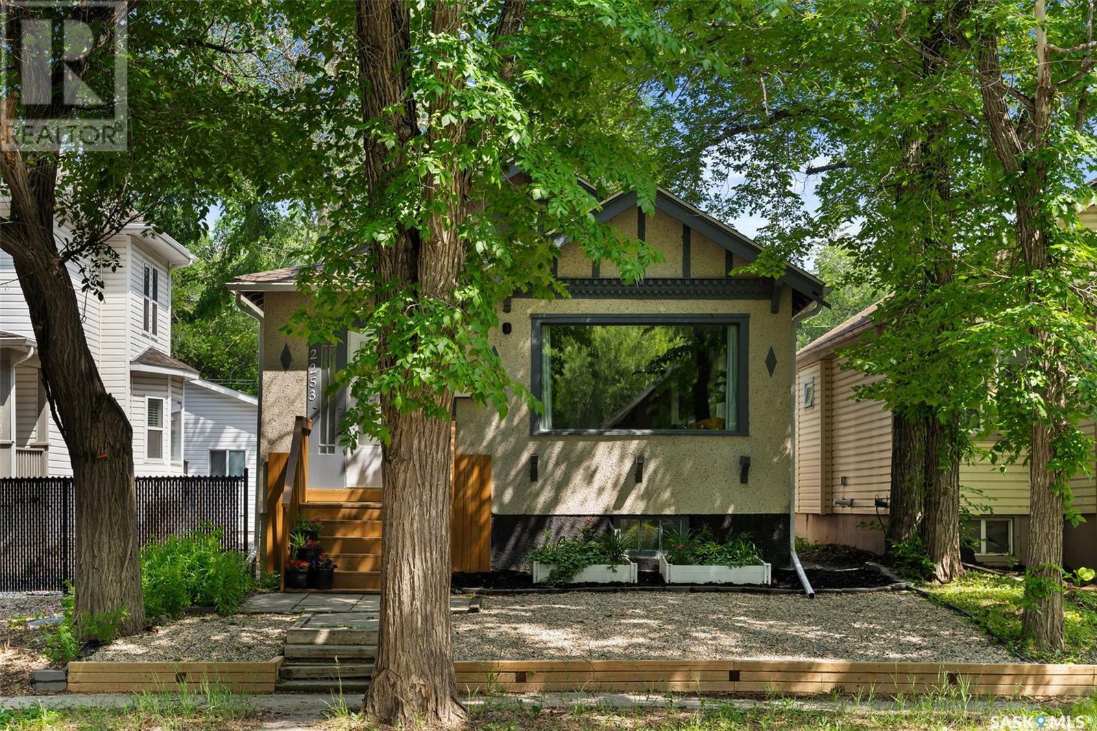 Property Photo: 2253 Winnipeg Street SK S4P 1H2