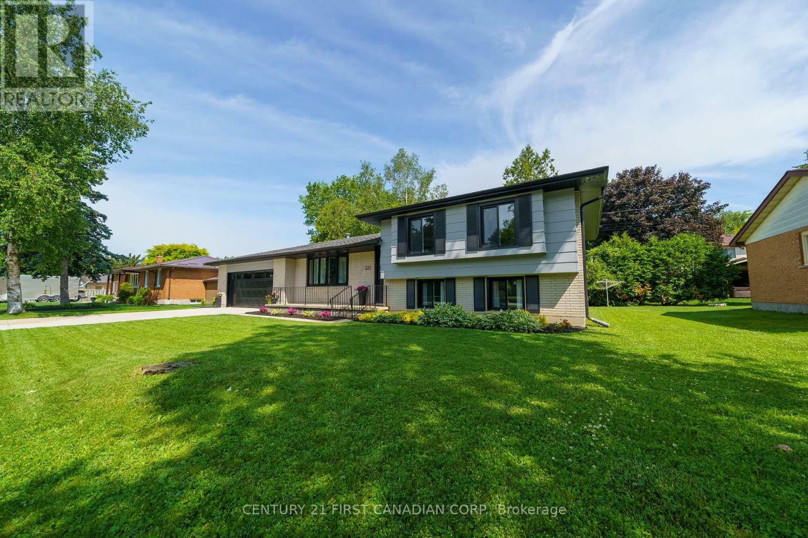 Photo de la propriété: 222 Churchill Drive ON N0M 1S1