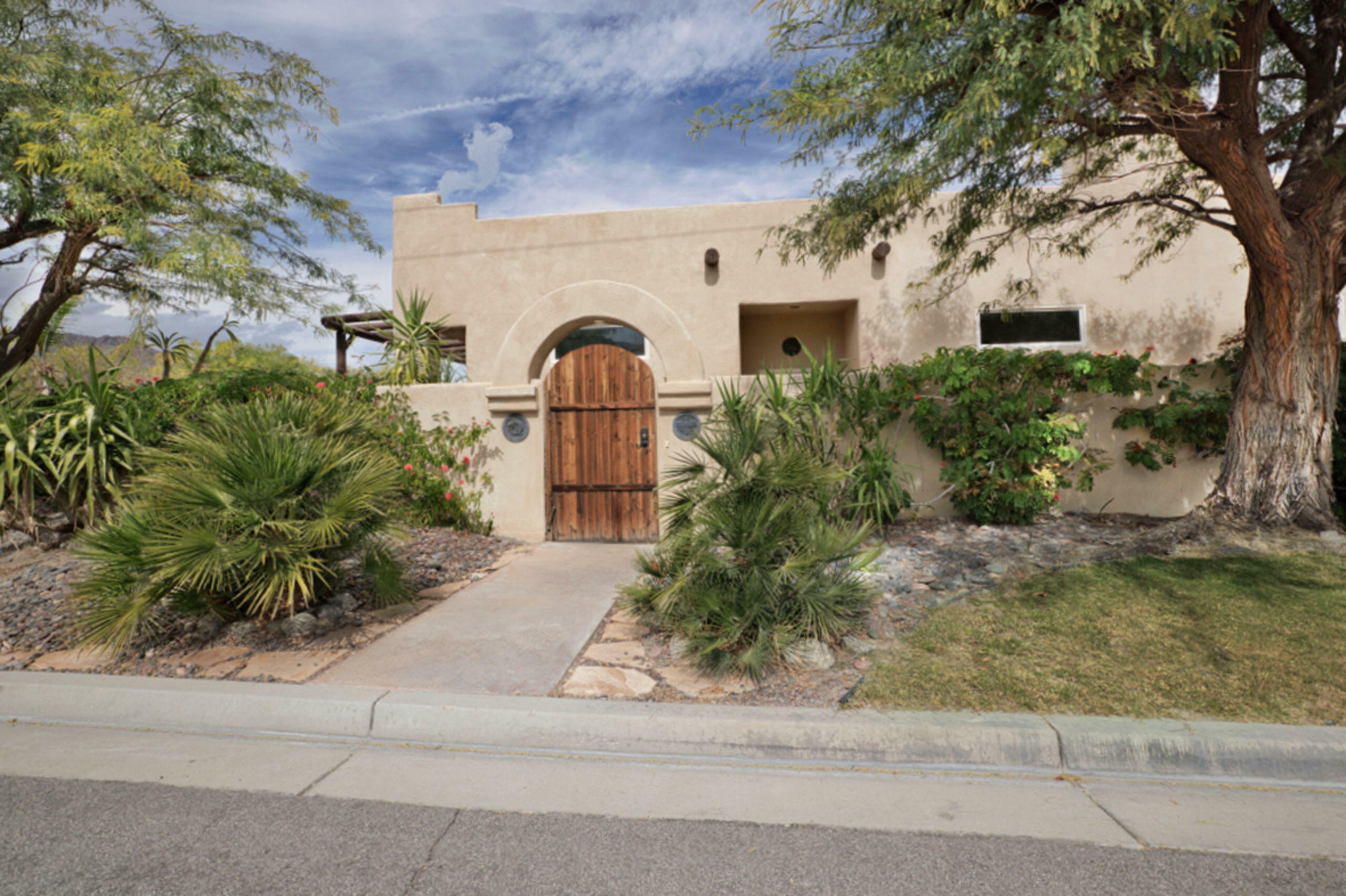 Property Photo: 53740 Avenida Navarro CA 92253