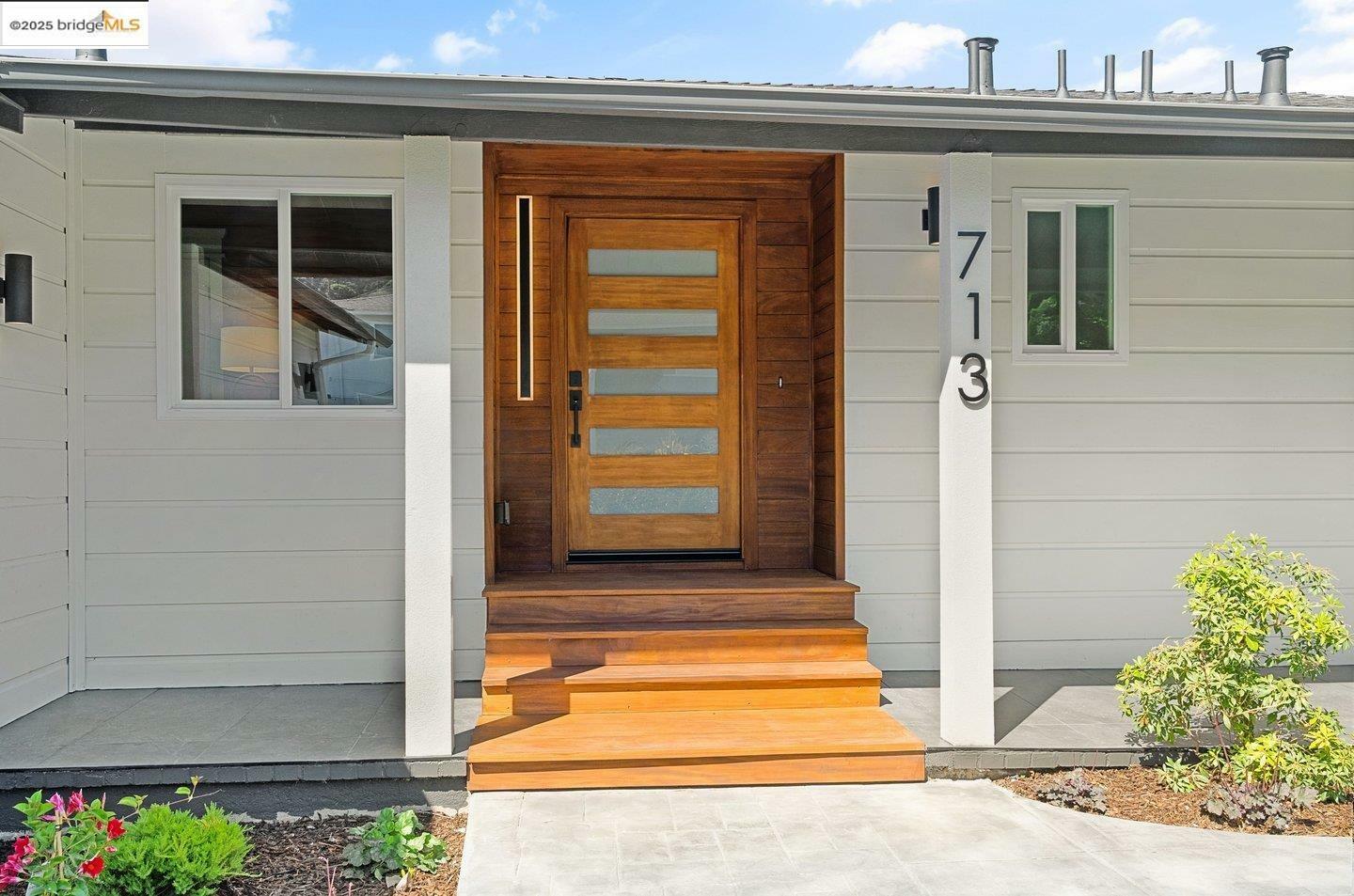 Property Photo:  713 Midcrest Way  CA 94530 