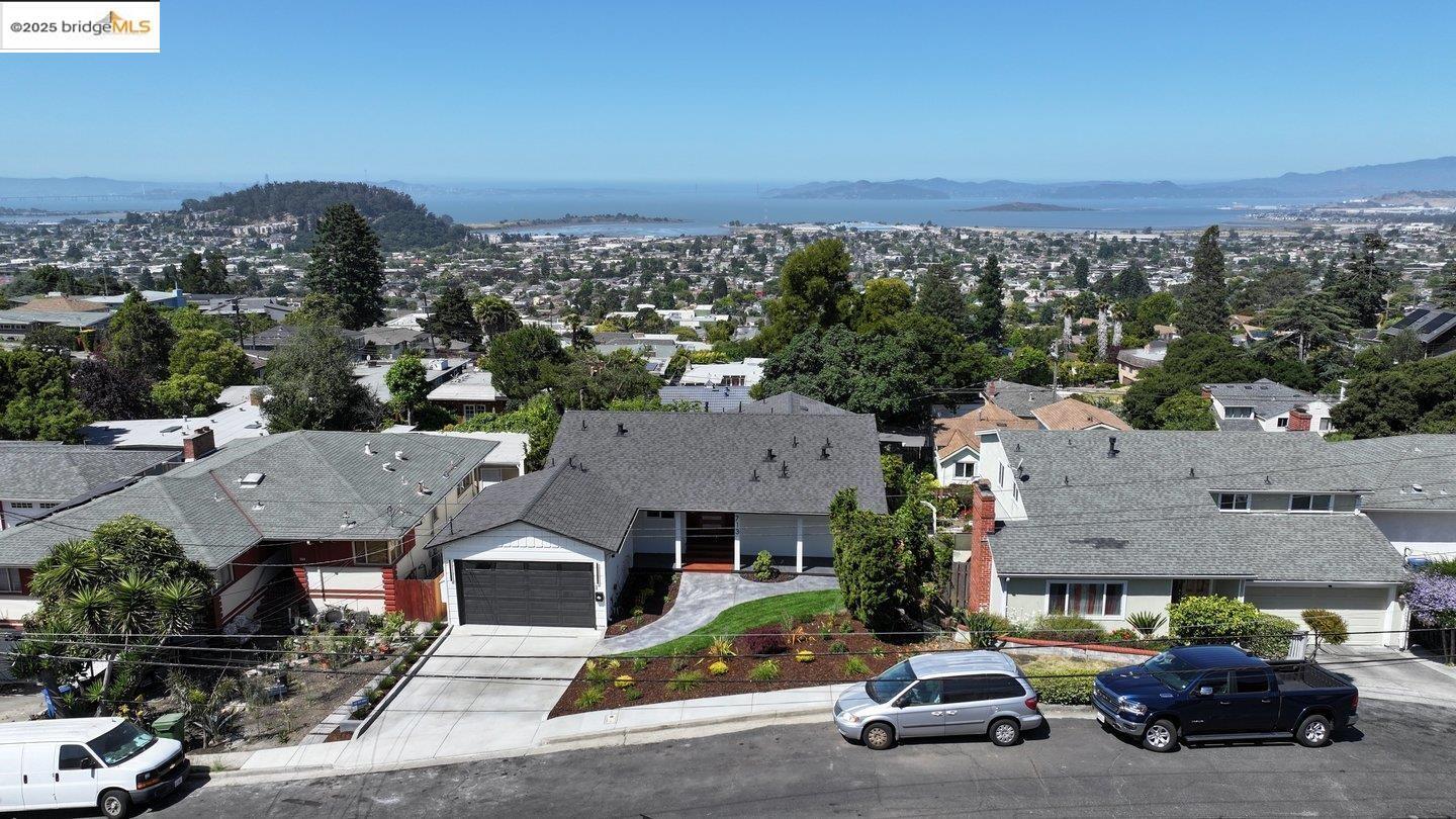 Property Photo: 713 Midcrest Way CA 94530