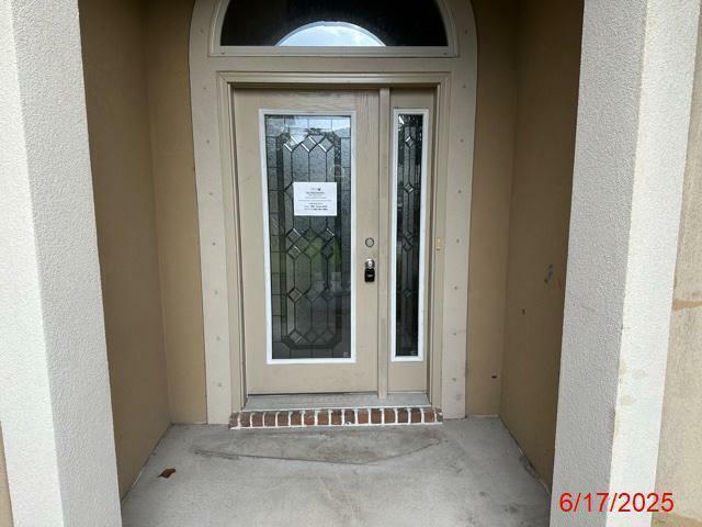 Property Photo: 2071 Fountainview Drive FL 32566