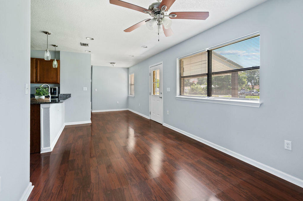 Property Photo: 46 NW Sellers Place FL 32548