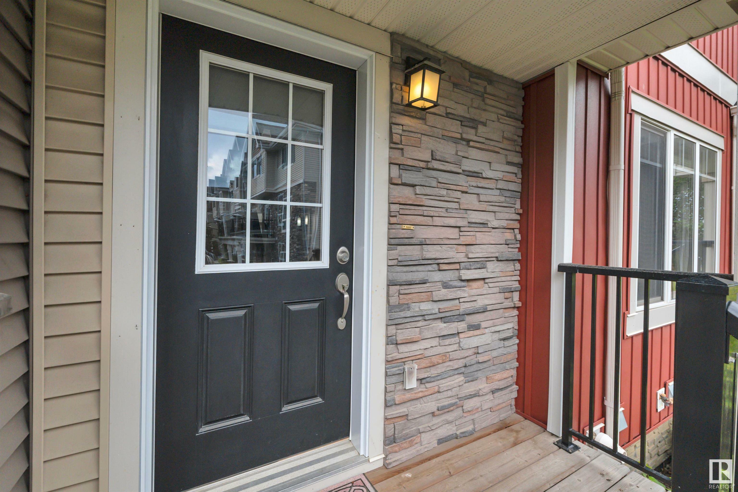 Property Photo: 7289 South Terwillegar Drive NW 12 AB T6R 0N5