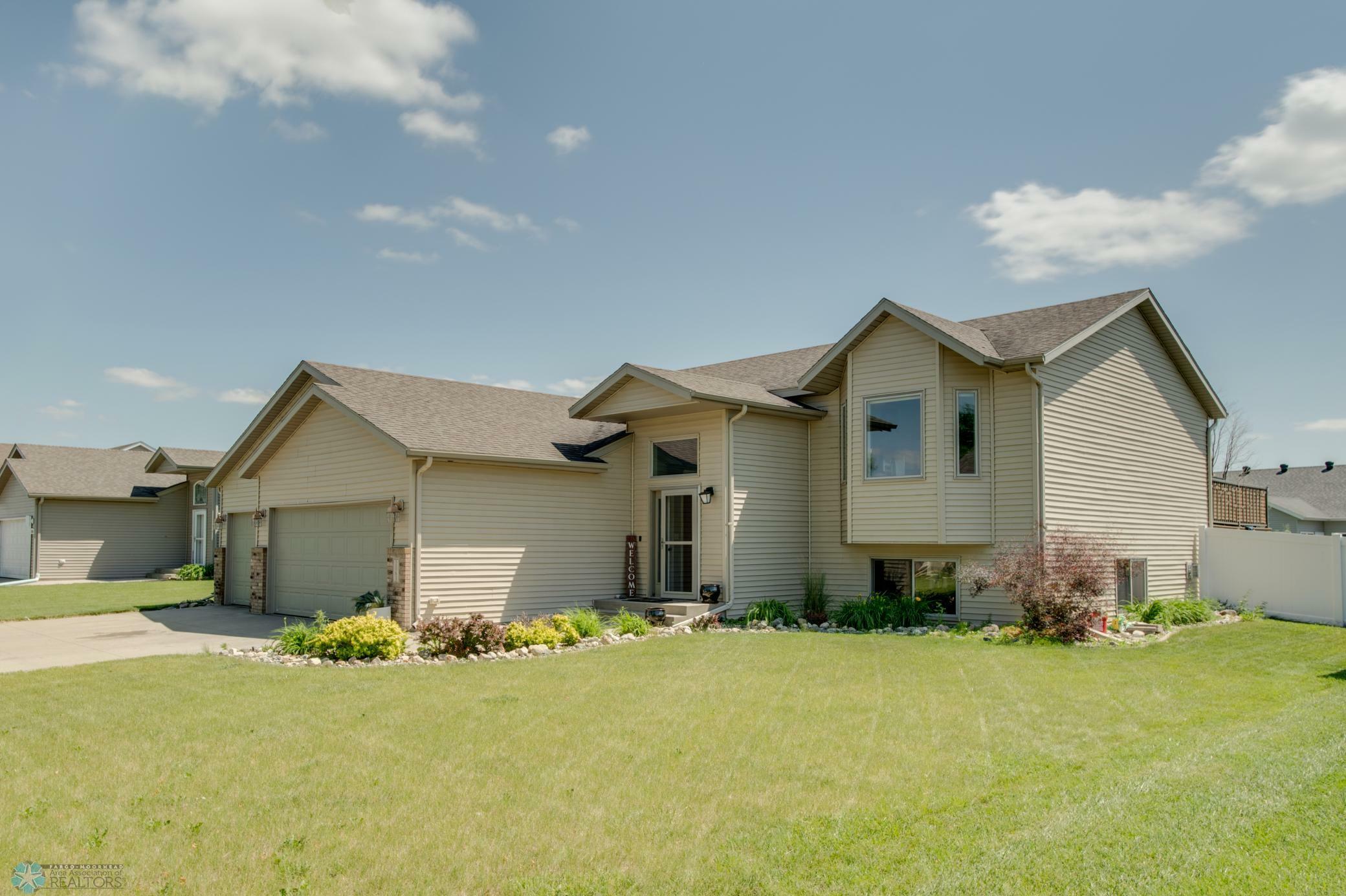 Property Photo: 1083 Parkway Lane ND 58078
