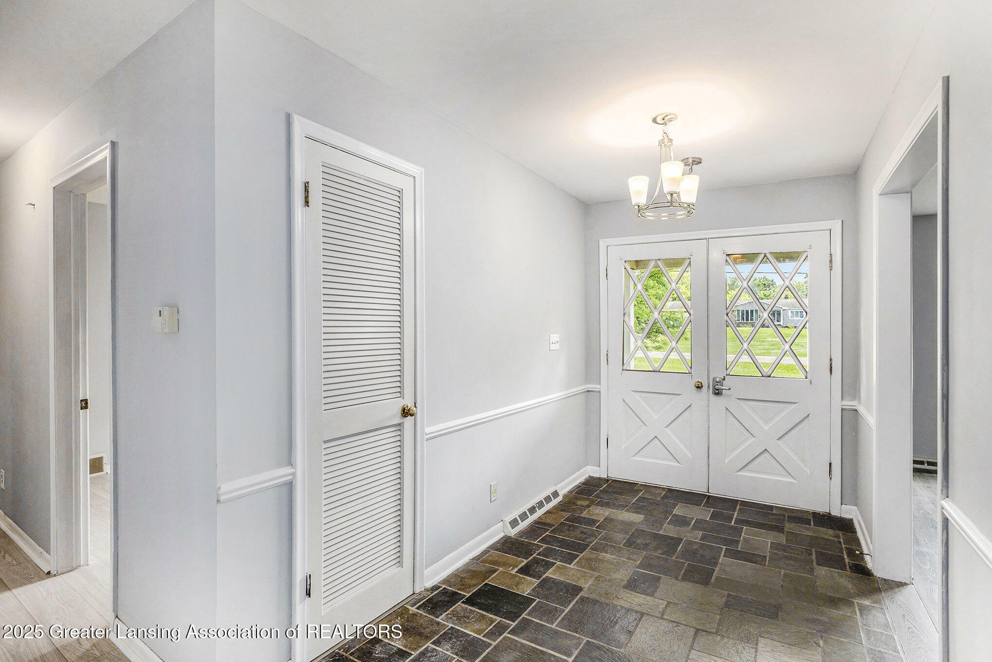 Property Photo: 1055 E Twinbrook Drive MI 48820