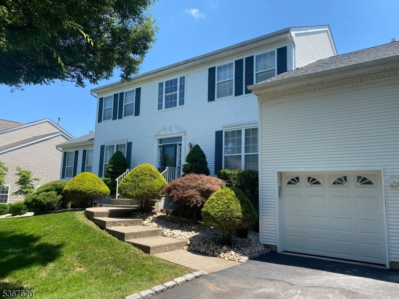 Property Photo: 7 Country Woods Dr NJ 08824