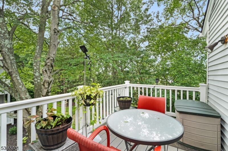 Property Photo:  8 Larkspur Court  NJ 07921 