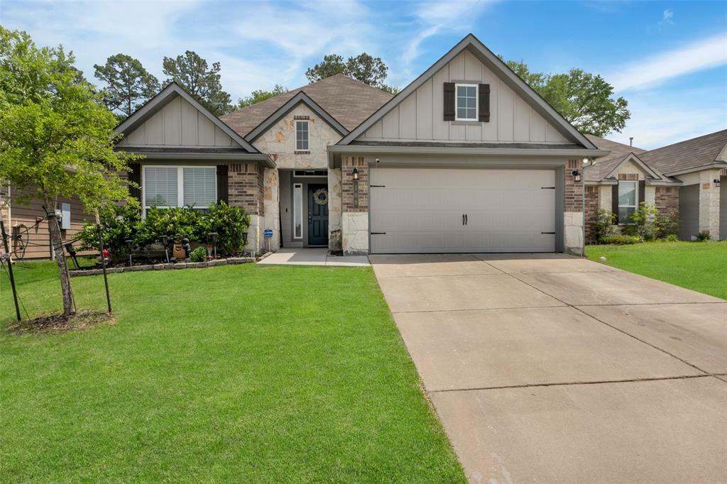 Property Photo: 108 Alessandra Way TX 77320