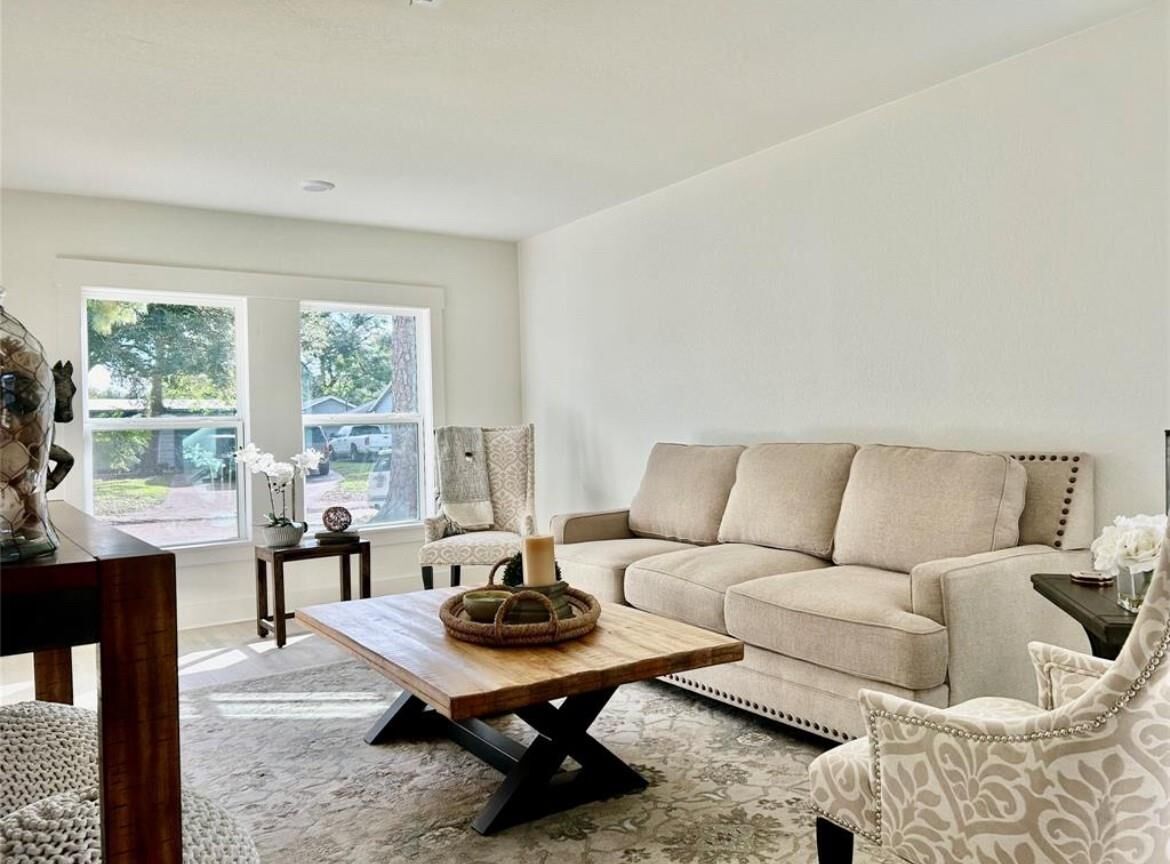 Property Photo: 319 Wisteria Street TX 77566