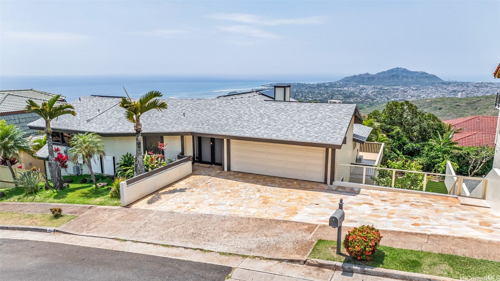 Property Photo: 1912 Alaweo Street HI 96821