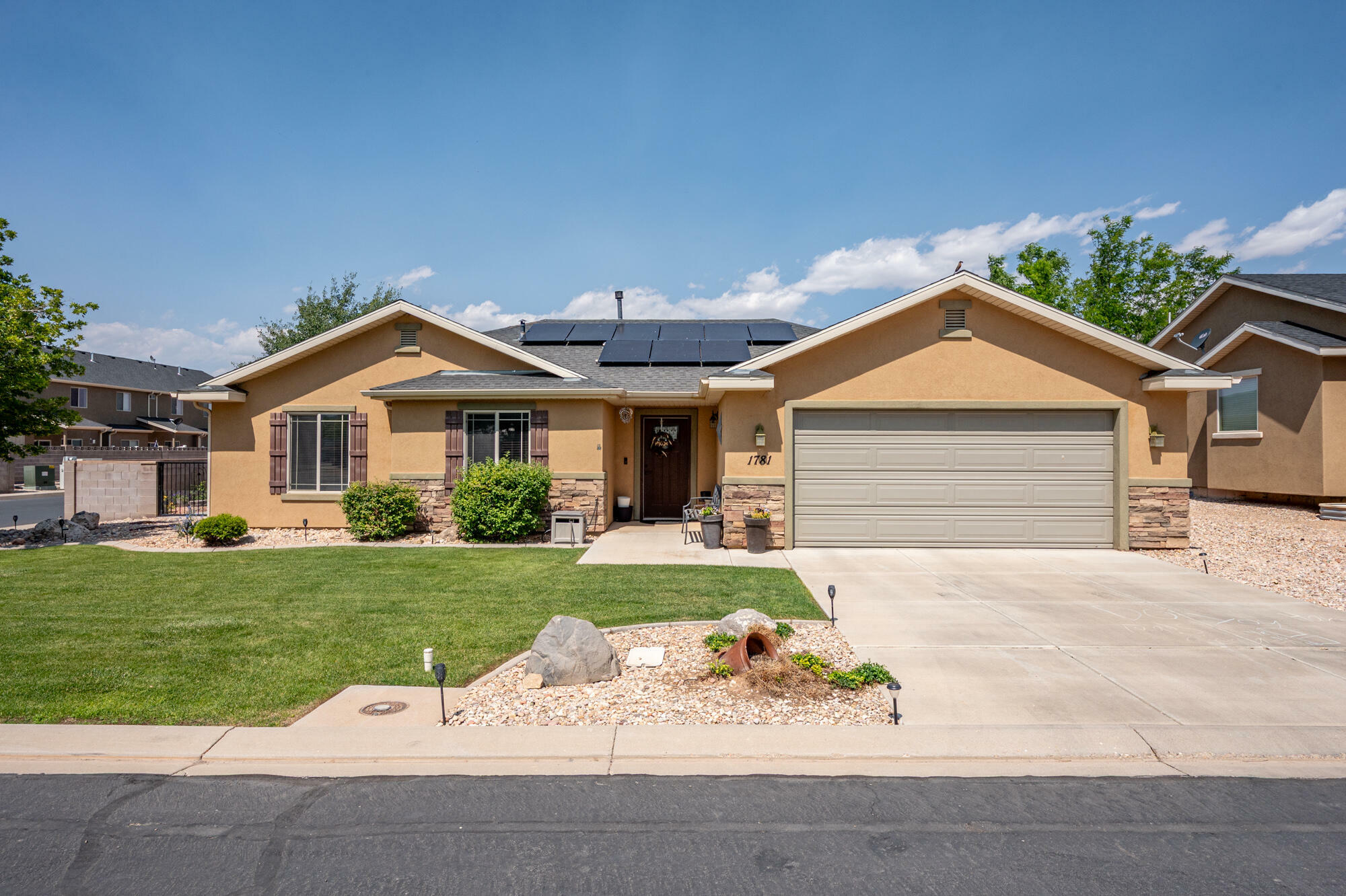 Property Photo:  1781 N Azalea Ln  UT 84721 