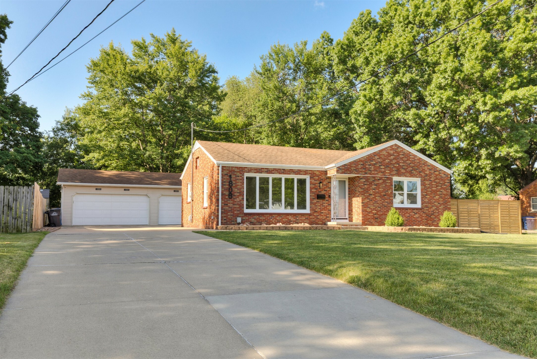 Property Photo:  1808 Payton Avenue  IA 50315 