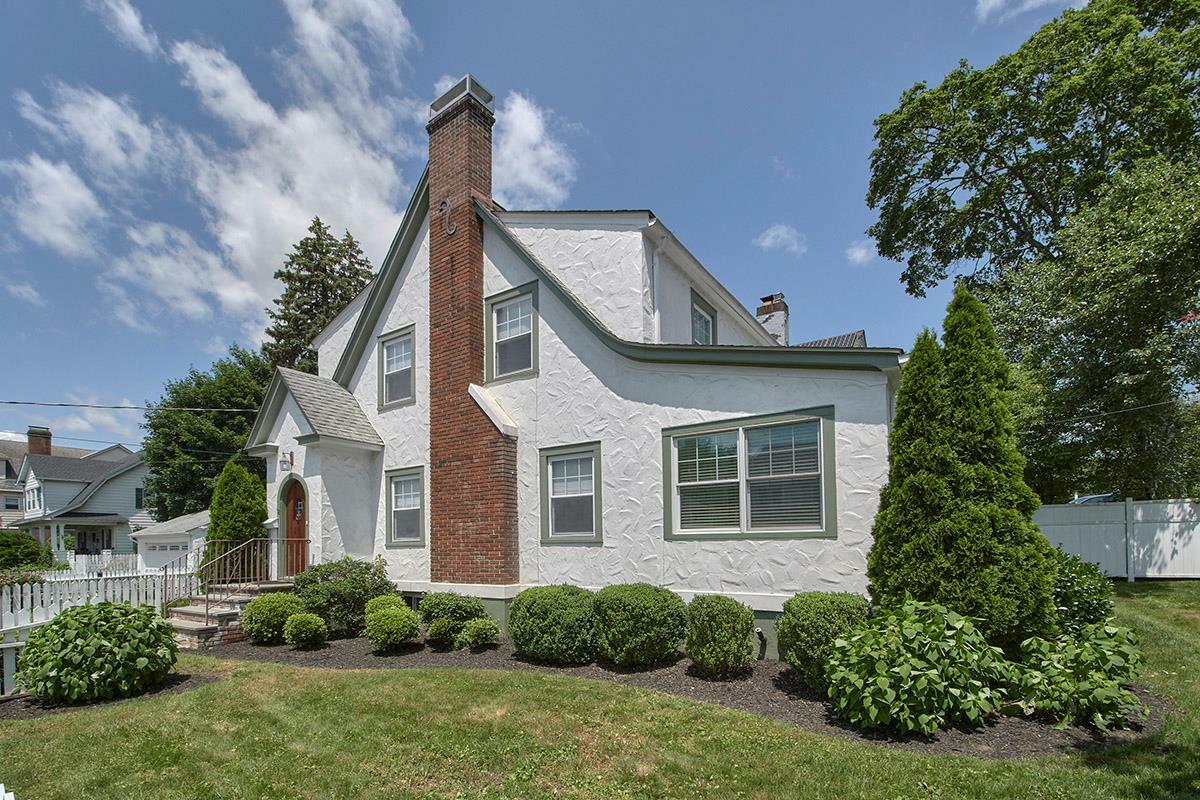 Property Photo: 32 Brookdale Avenue NY 10603