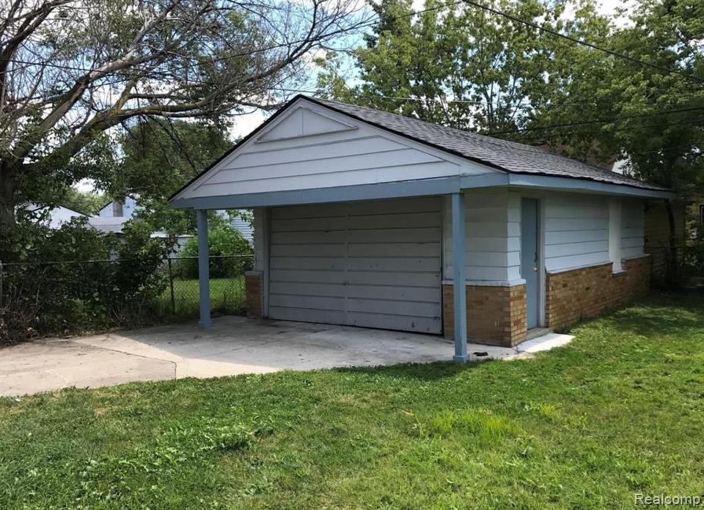 Property Photo:  11096 Jewett Avenue  MI 48089 1704 