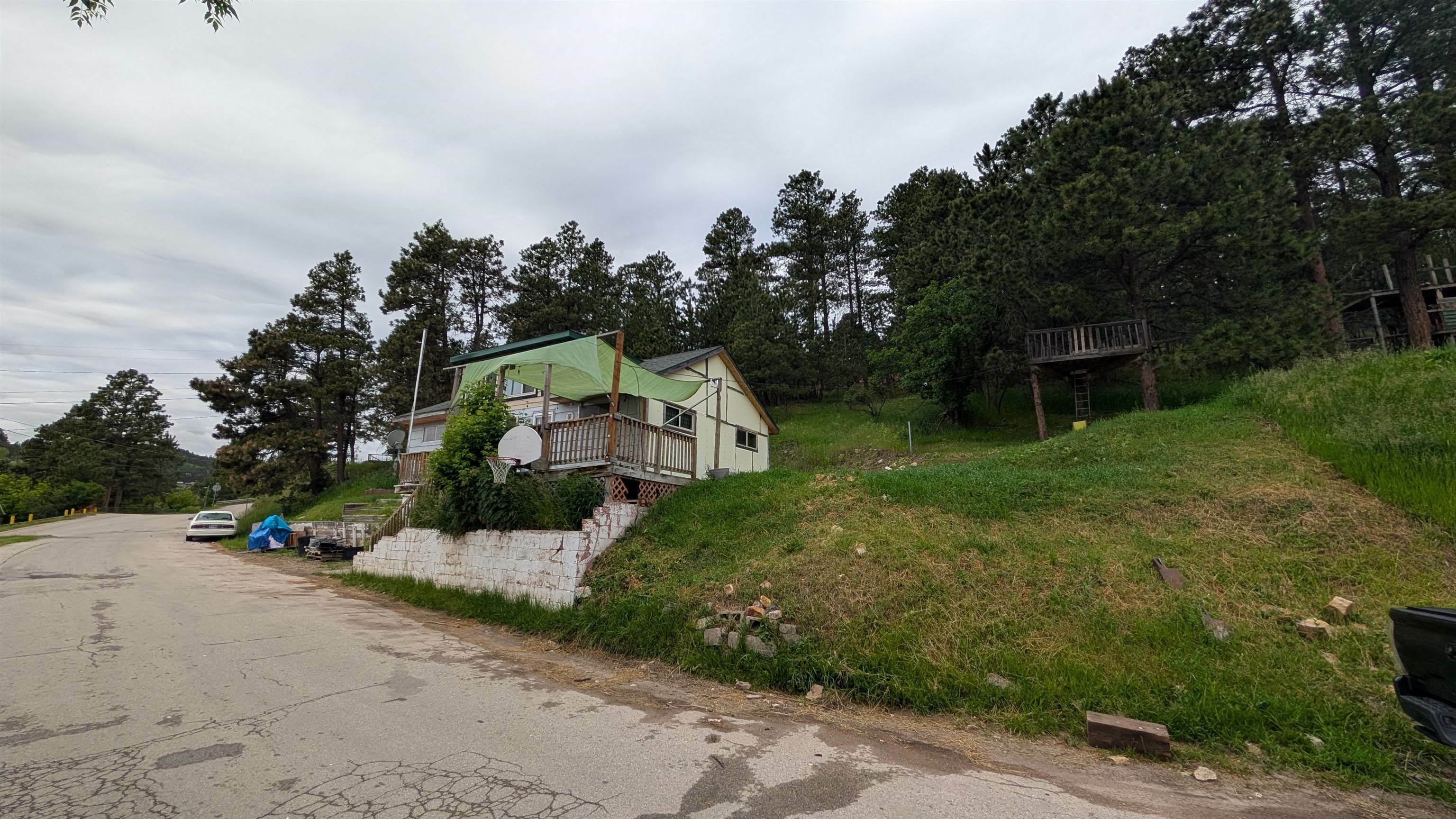 Property Photo: 904 Grandview Drive SD 57754