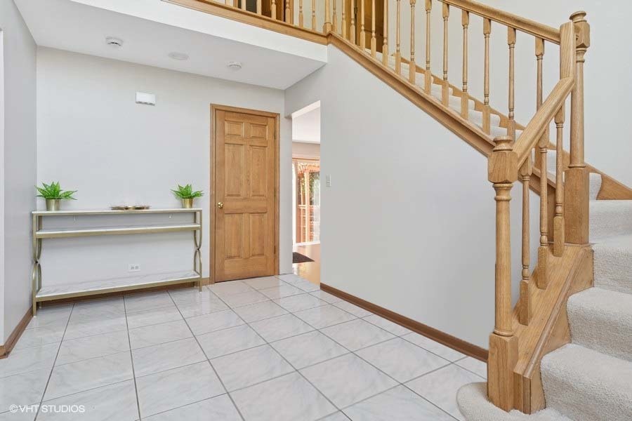 Property Photo: 970 E Amberwood Circle IL 60563