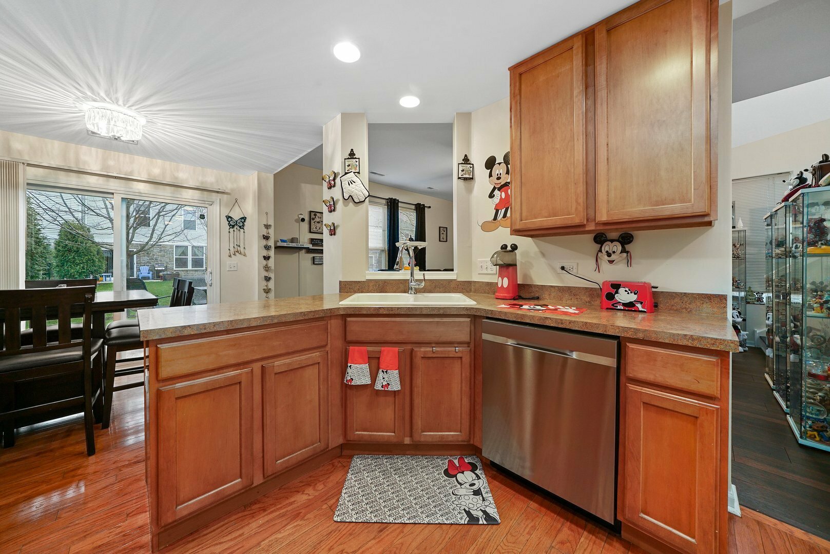 Property Photo: 650 Hawley Drive IL 60543
