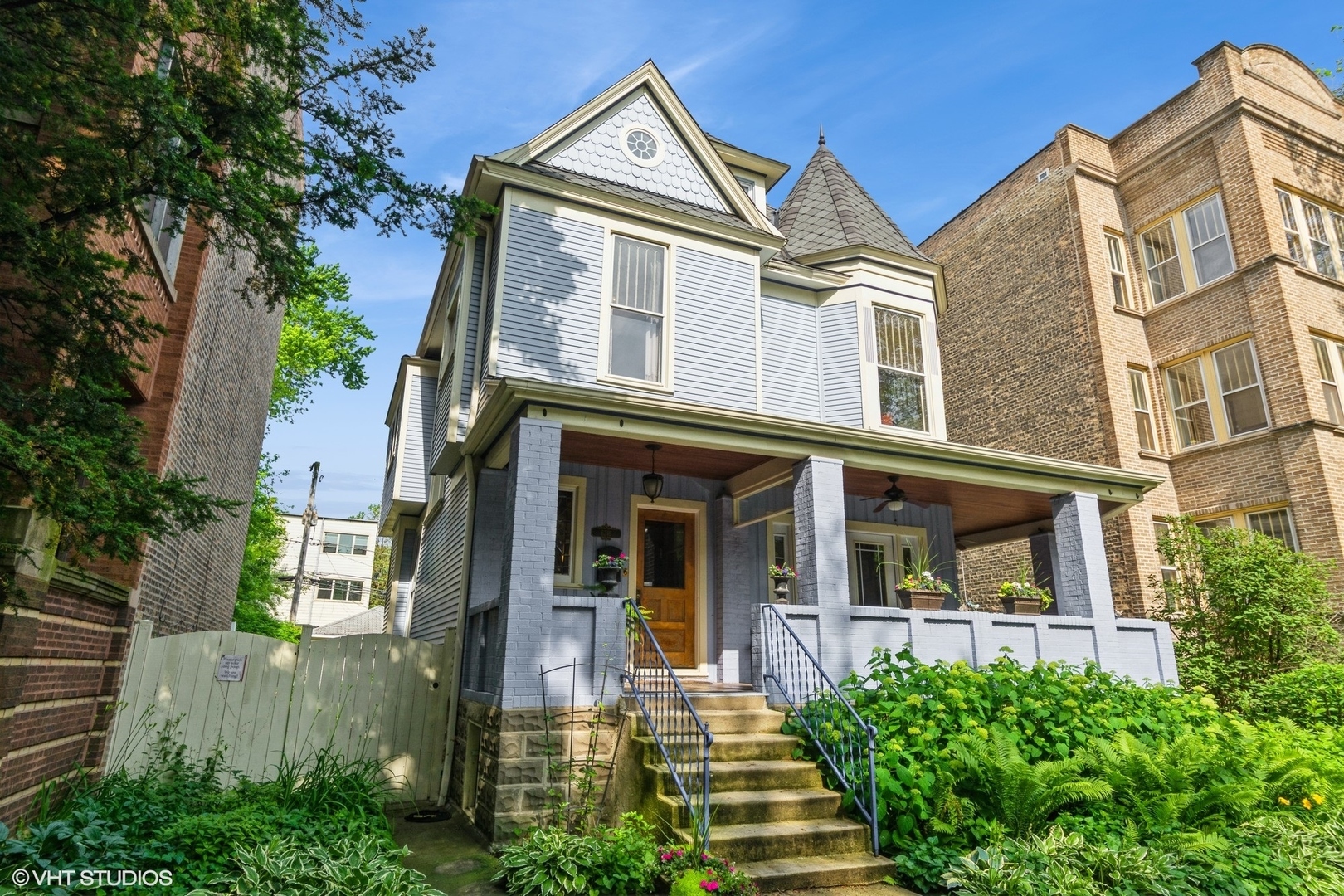 Property Photo: 6316 N Magnolia Avenue IL 60660