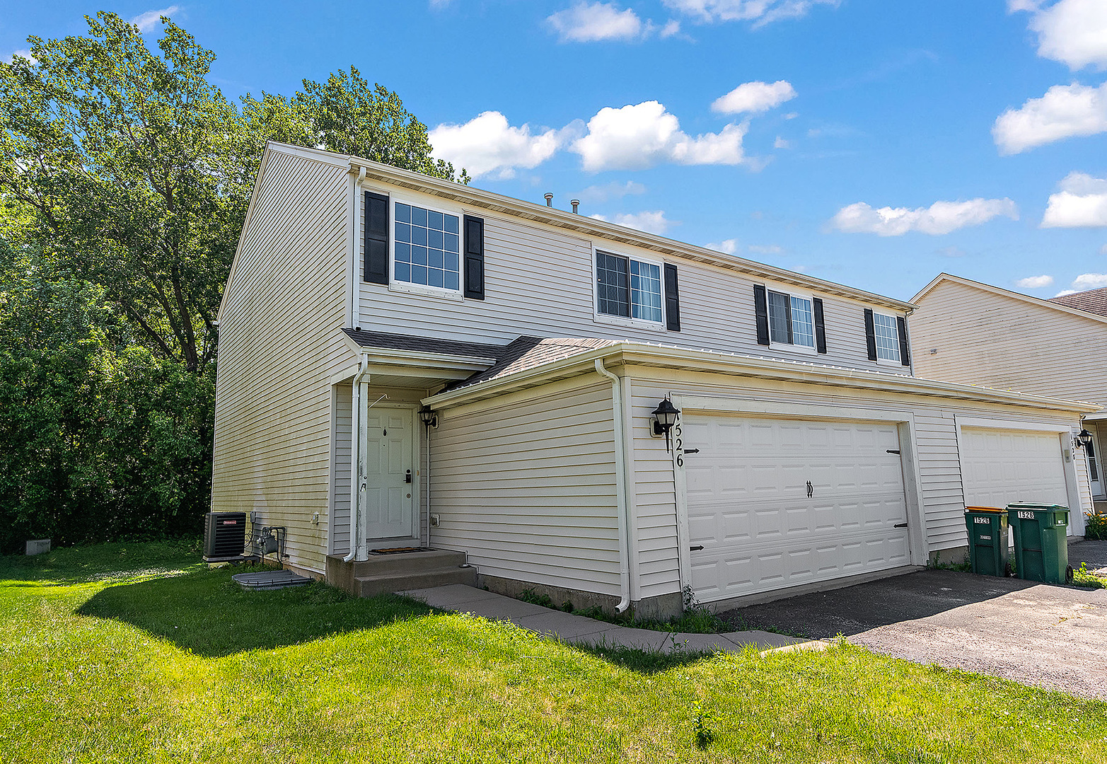 Property Photo: 1526 Peachtree Lane IL 60441