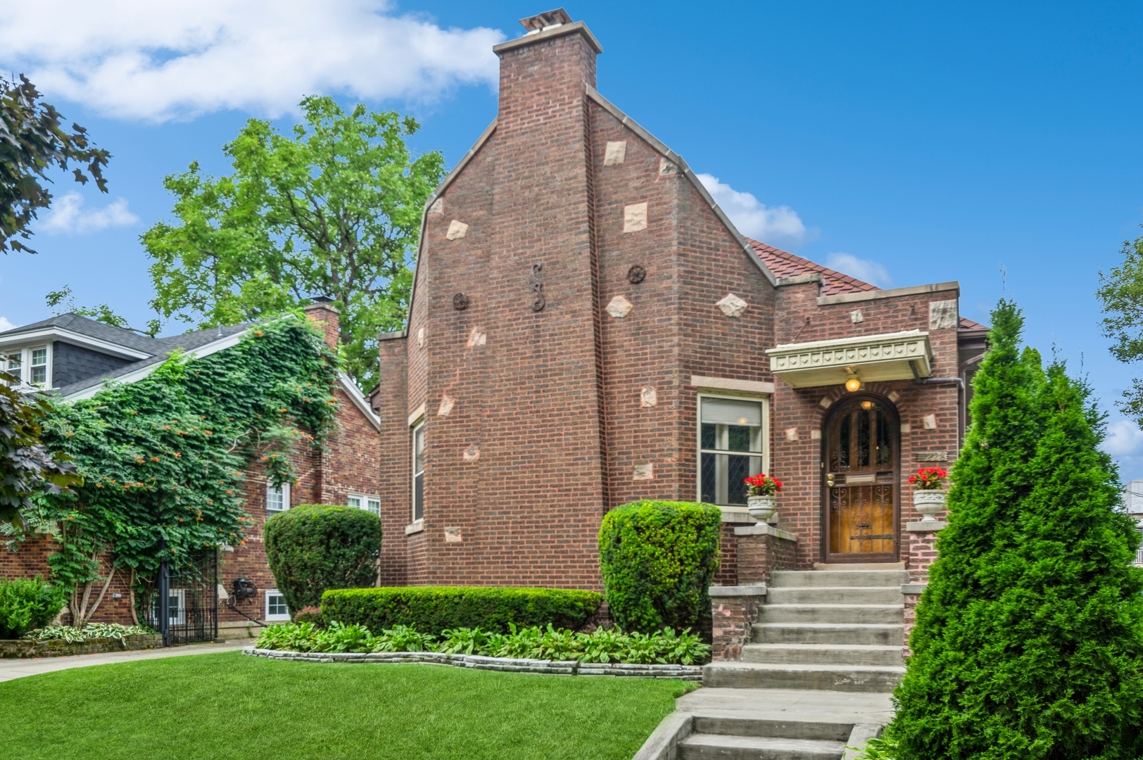Property Photo: 5228 N Laporte Avenue IL 60630