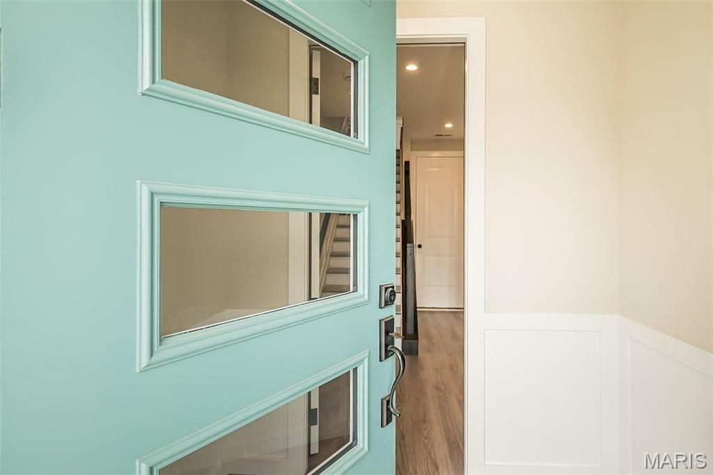 Property Photo: 1347 W Gateway Heights W 53-603 MO 63144