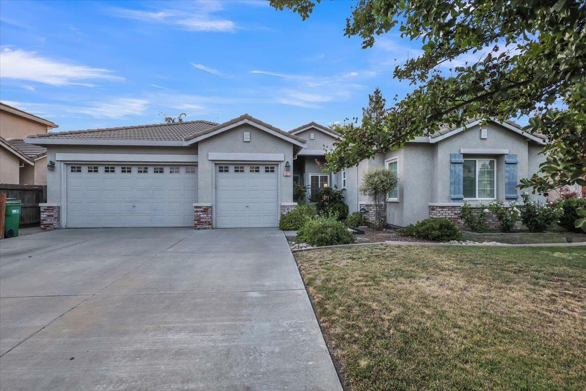 Property Photo: 1927 Wellington Court CA 95209