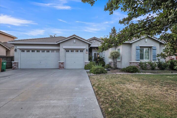 Property Photo: 1927 Wellington Court CA 95209