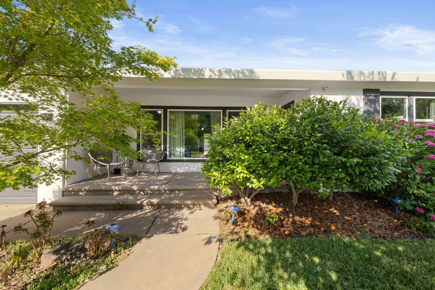 Property Photo: 2417 Drayton Drive CA 95825