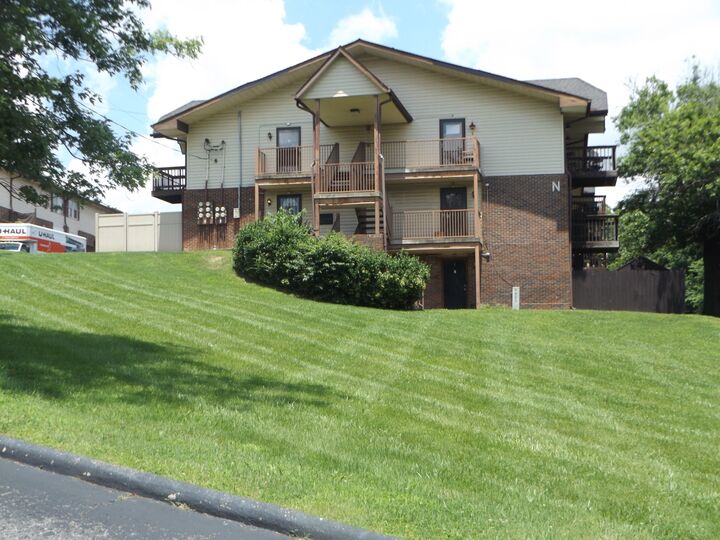 Property Photo:  500 Paragon Mills Rd N5  TN 37211 