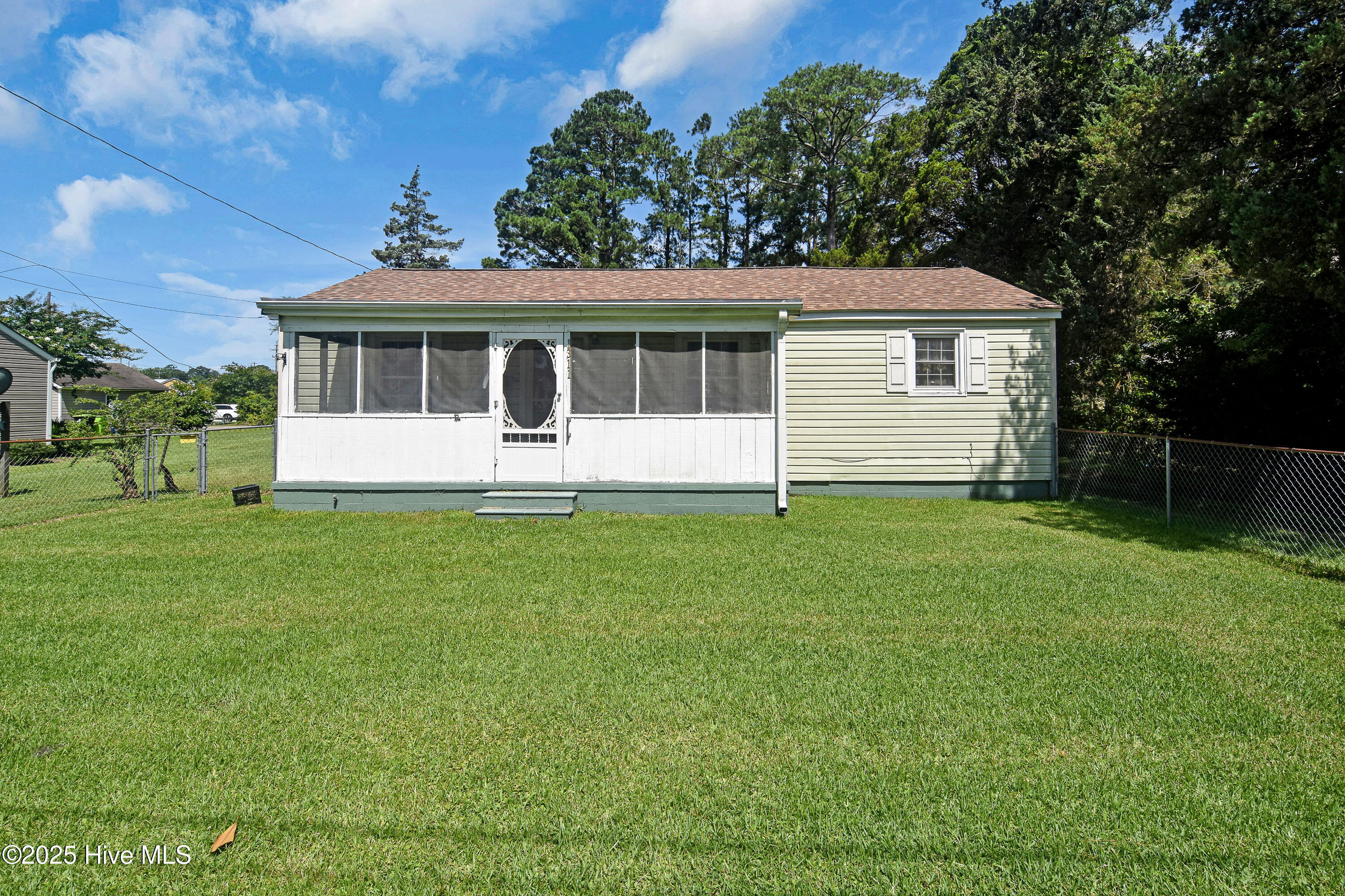 Property Photo: 1311 Hazel Avenue NC 28560