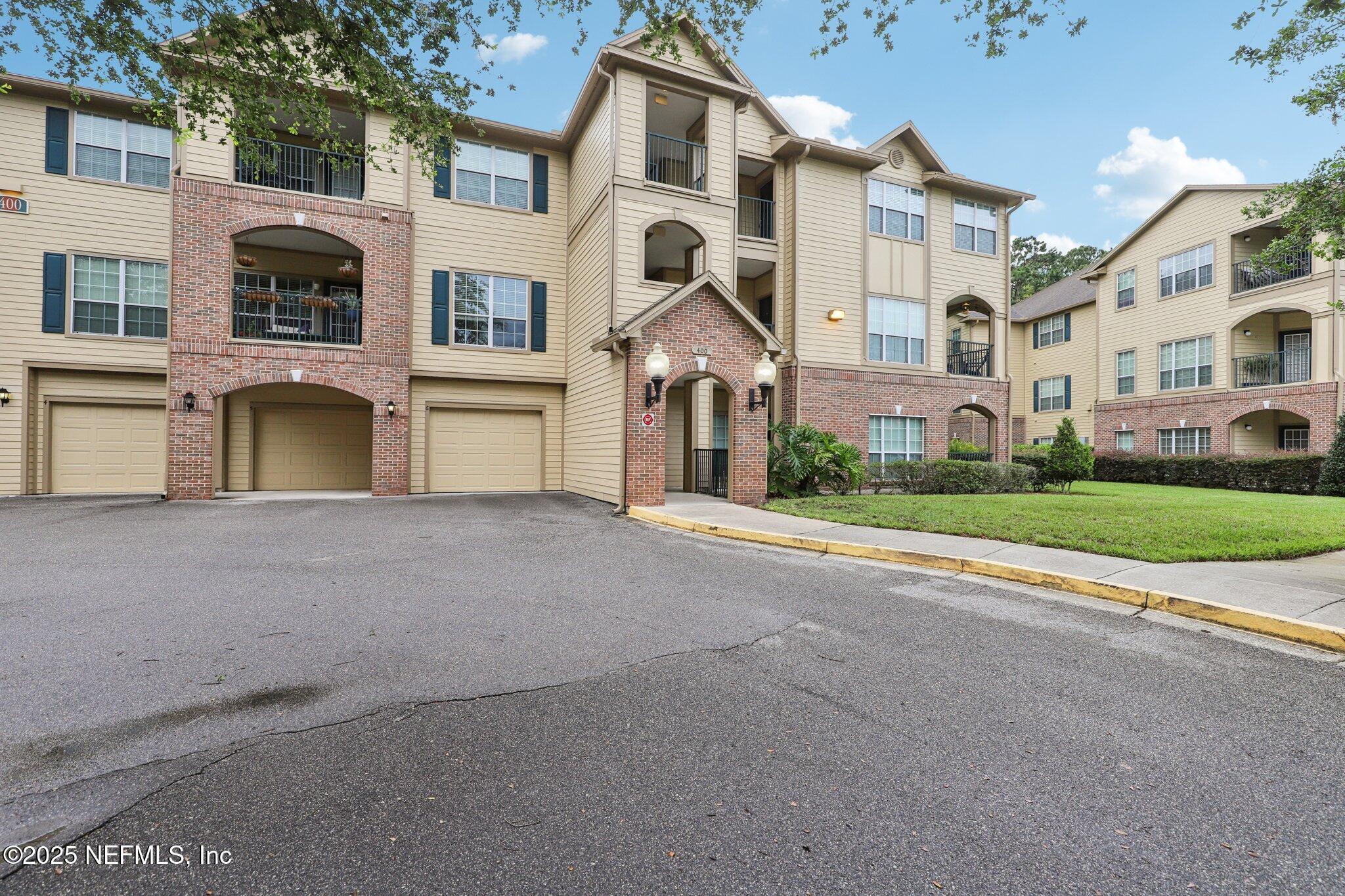Property Photo: 7800 Point Meadows Drive 426 FL 32256